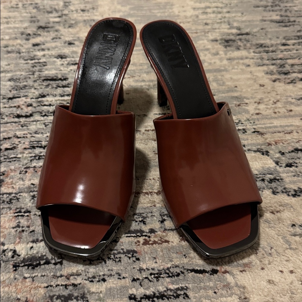 DKNY Women's Brown Slide Sandals